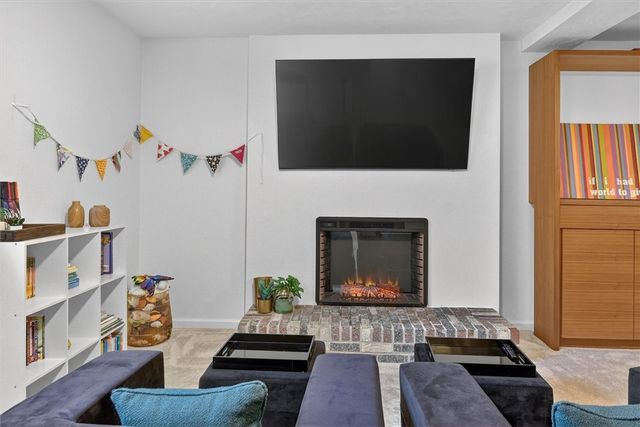 2589 Stone Chip Dr, Hampton, PA 15101