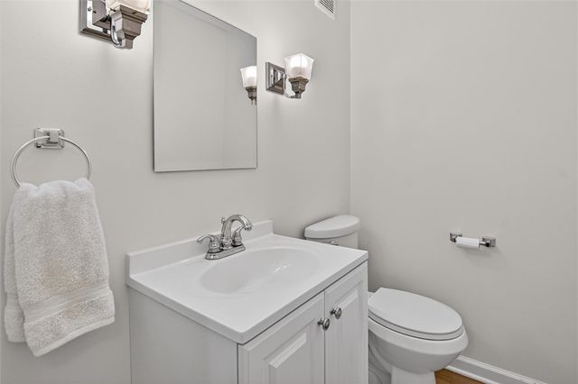 2589 Stone Chip Dr, Hampton, PA 15101