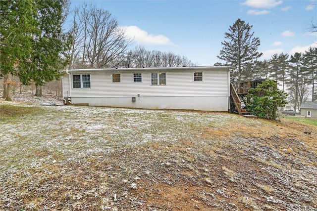 2589 Stone Chip Dr, Hampton, PA 15101