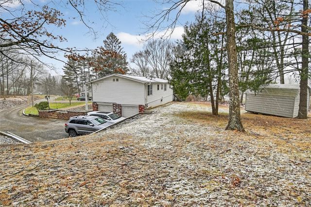 2589 Stone Chip Dr, Hampton, PA 15101