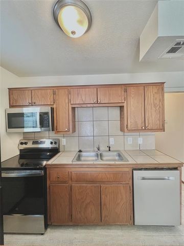 1901 E Lindsey 21A, Norman, OK 73071