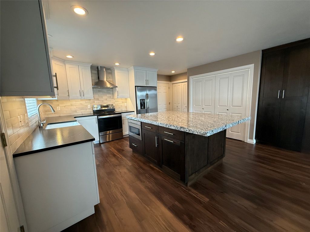 2002 Market Place Drive, Great Falls, MT 59404 photo 2