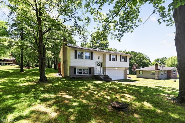 7926 Price Schaffer Road, Hubbard, OH 44425