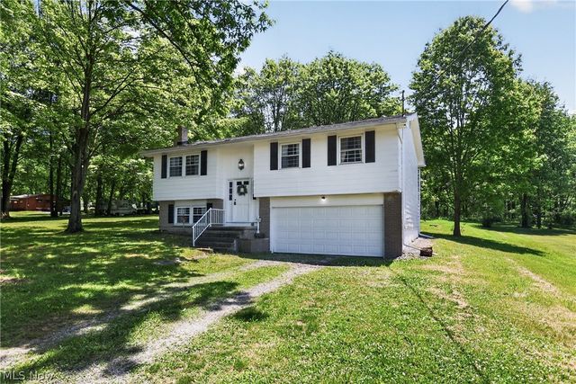 7926 Price Schaffer Road, Hubbard, OH 44425