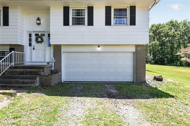 7926 Price Schaffer Road, Hubbard, OH 44425
