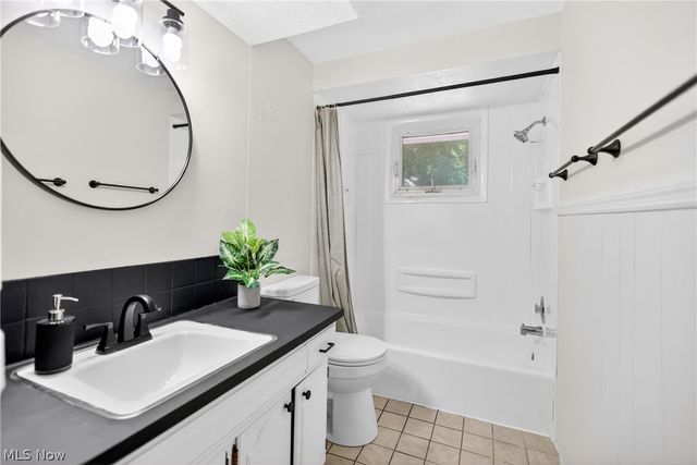 7926 Price Schaffer Road, Hubbard, OH 44425