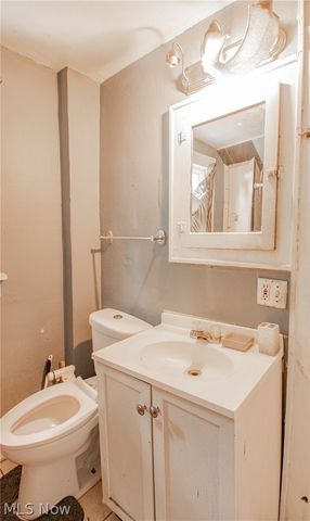 800 Halter Court NW, Canton, OH 44708