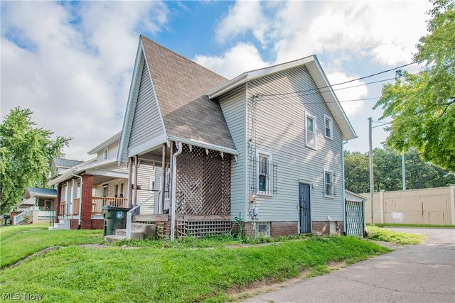 800 Halter Court NW, Canton, OH 44708