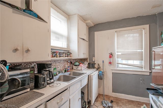 800 Halter Court NW, Canton, OH 44708