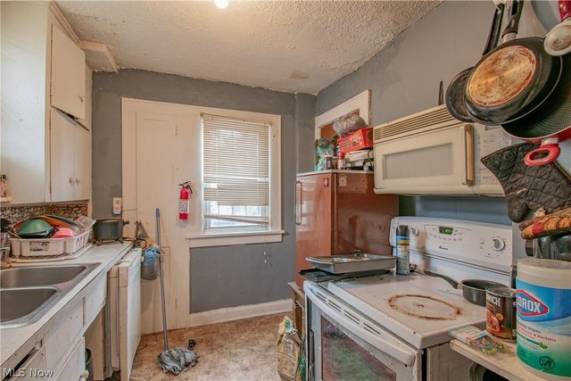 800 Halter Court NW, Canton, OH 44708