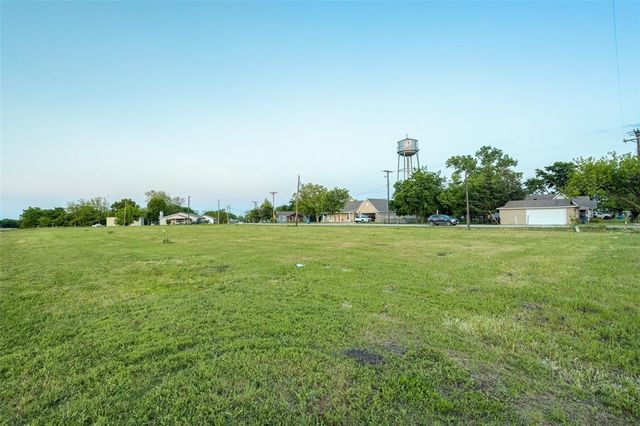 102 E Hubbard Street, Josephine, TX 75173