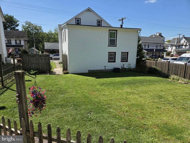 513 E WALNUT ST, Perkasie, PA 18944