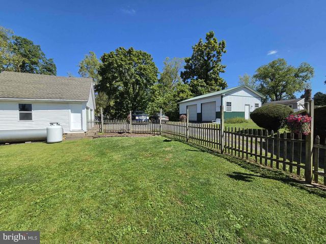 513 E WALNUT ST, Perkasie, PA 18944