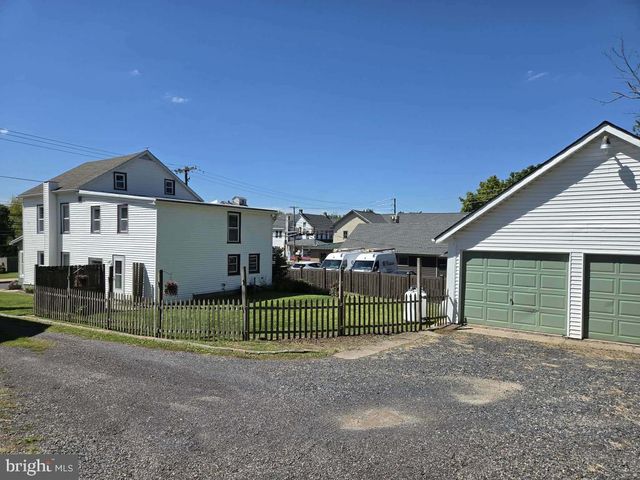 513 E WALNUT ST, Perkasie, PA 18944