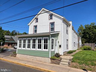 513 E WALNUT ST, Perkasie, PA 18944