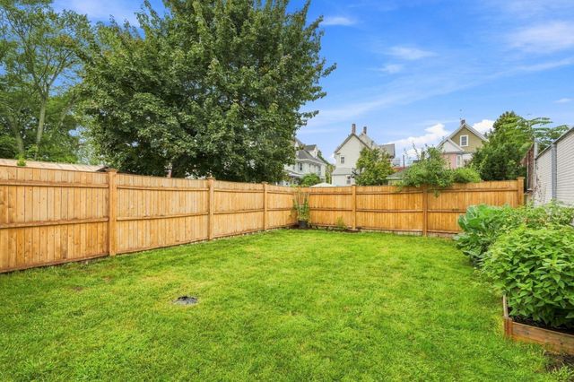 35 Thomas St 35, Medford, MA 02155