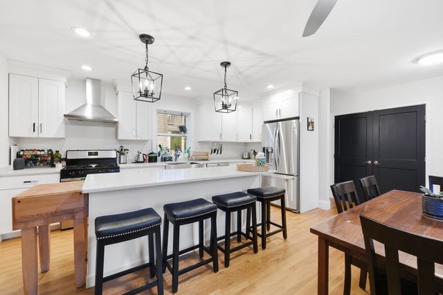 35 Thomas St 35, Medford, MA 02155