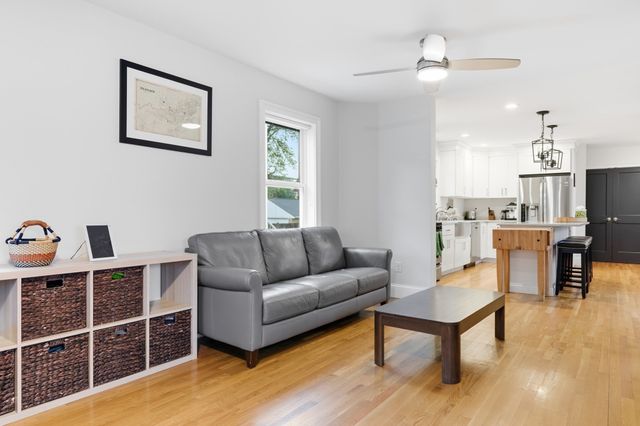 35 Thomas St 35, Medford, MA 02155