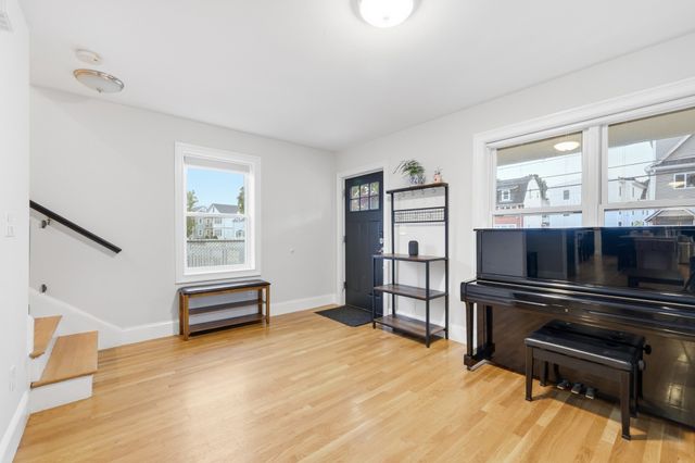35 Thomas St 35, Medford, MA 02155
