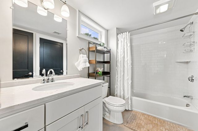 35 Thomas St 35, Medford, MA 02155