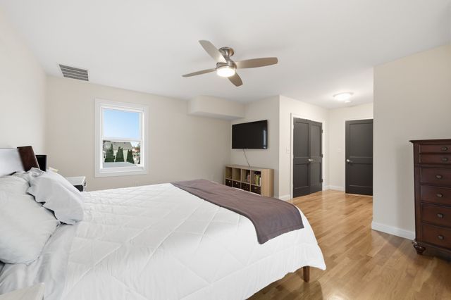 35 Thomas St 35, Medford, MA 02155