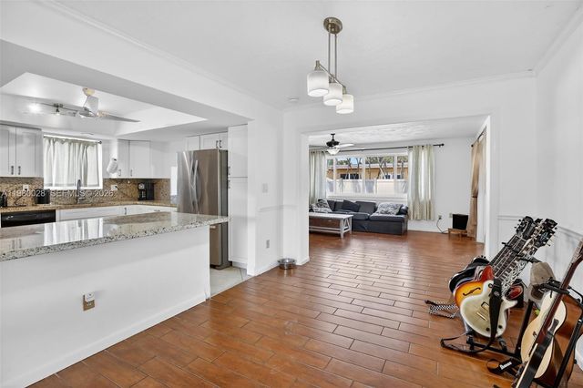 11501 NW 15th St, Pembroke Pines, FL 33026