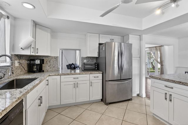 11501 NW 15th St, Pembroke Pines, FL 33026