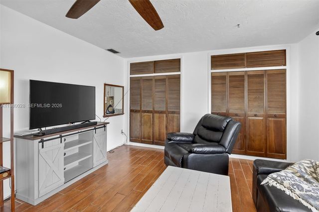 11501 NW 15th St, Pembroke Pines, FL 33026