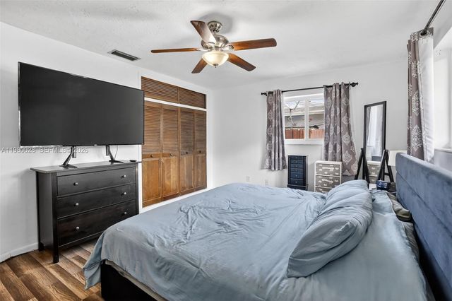 11501 NW 15th St, Pembroke Pines, FL 33026