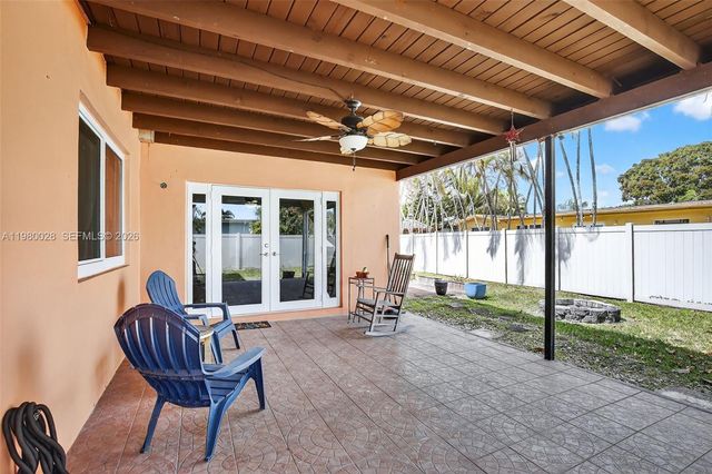 11501 NW 15th St, Pembroke Pines, FL 33026