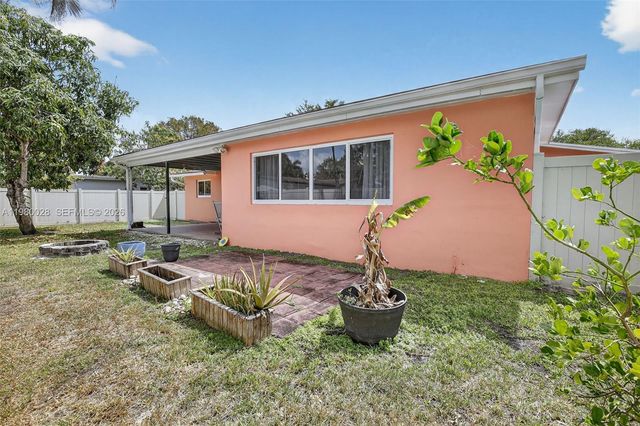 11501 NW 15th St, Pembroke Pines, FL 33026