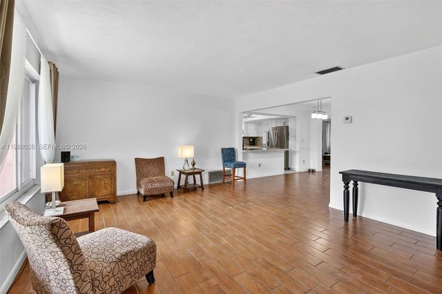 11501 NW 15th St, Pembroke Pines, FL 33026