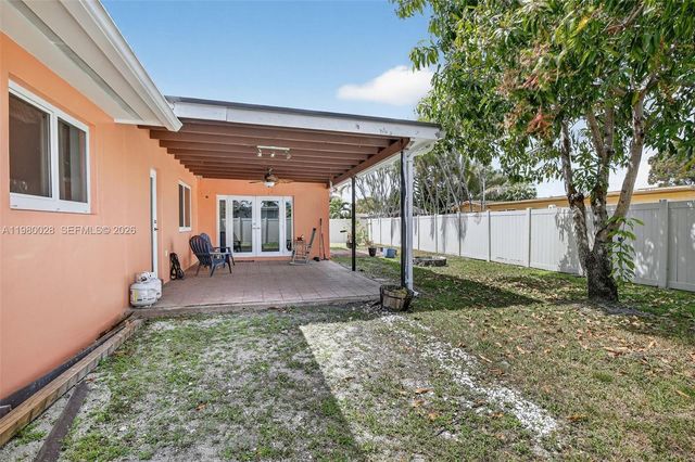 11501 NW 15th St, Pembroke Pines, FL 33026