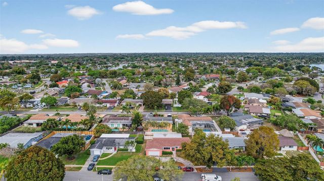 11501 NW 15th St, Pembroke Pines, FL 33026