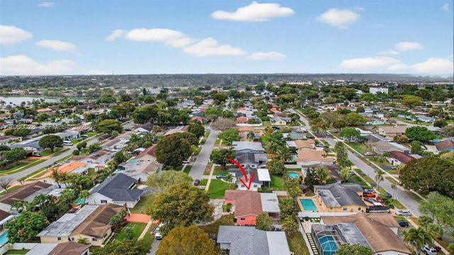 11501 NW 15th St, Pembroke Pines, FL 33026