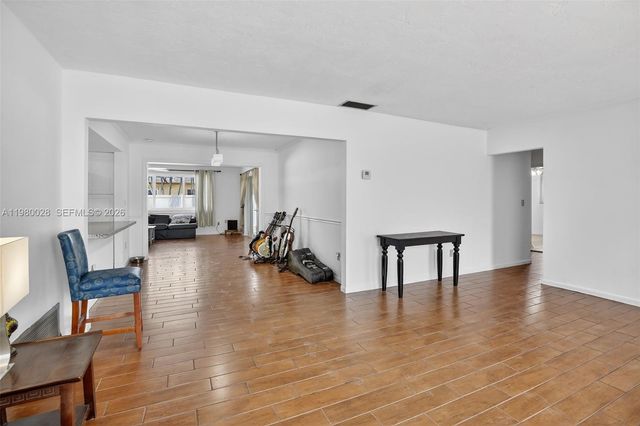 11501 NW 15th St, Pembroke Pines, FL 33026