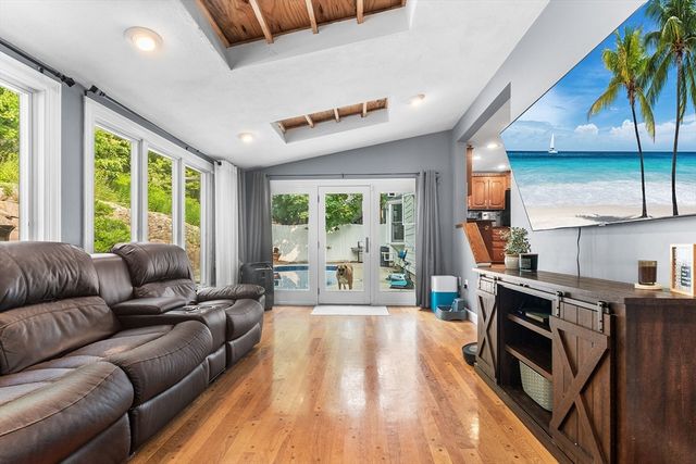 399 Cedar Brook Rd, Lynn, MA 01904