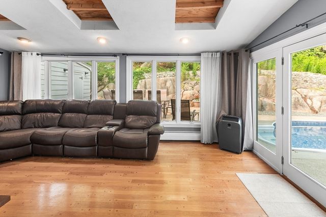 399 Cedar Brook Rd, Lynn, MA 01904