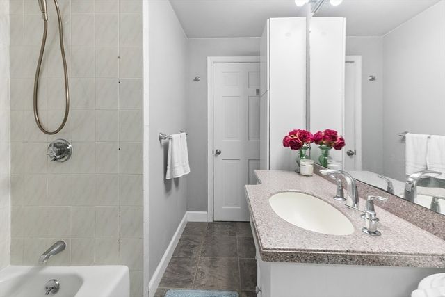 399 Cedar Brook Rd, Lynn, MA 01904