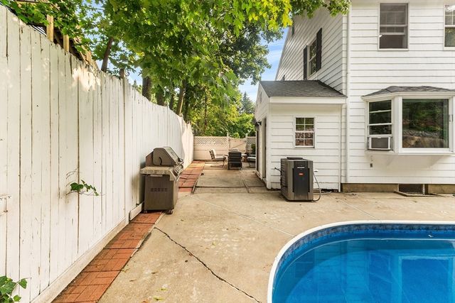 399 Cedar Brook Rd, Lynn, MA 01904