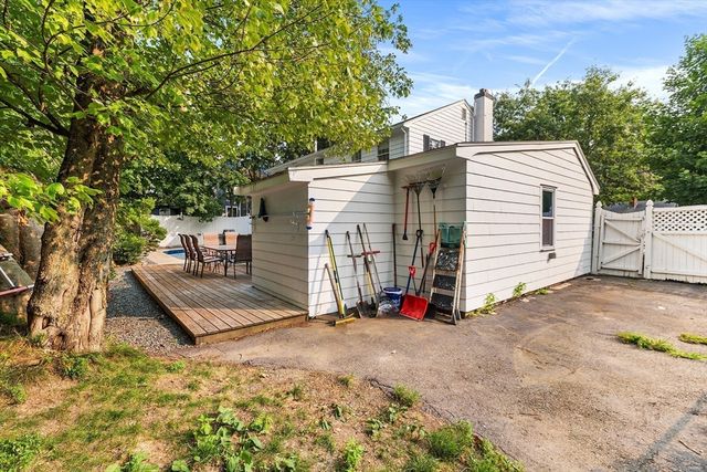 399 Cedar Brook Rd, Lynn, MA 01904