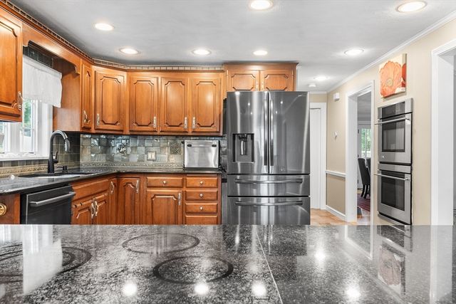 399 Cedar Brook Rd, Lynn, MA 01904