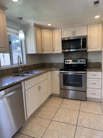 11079 Avenida De Los Lobos, San Diego, CA 92127