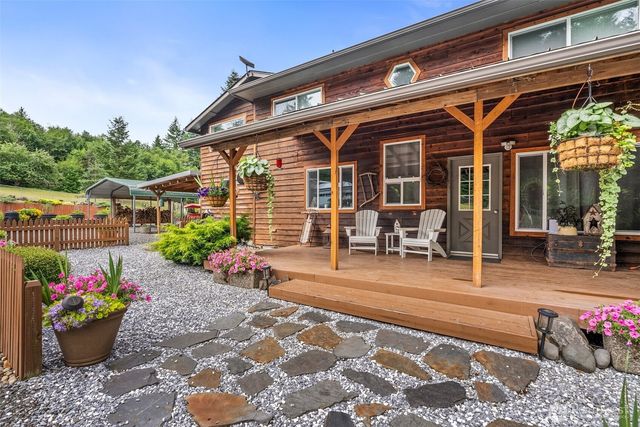 868 Coal Creek Road, Chehalis, WA 98532