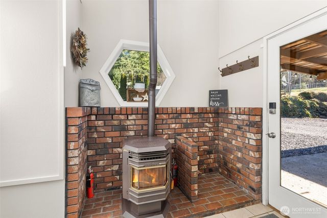 868 Coal Creek Road, Chehalis, WA 98532