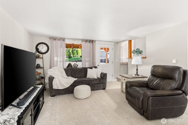 868 Coal Creek Road, Chehalis, WA 98532