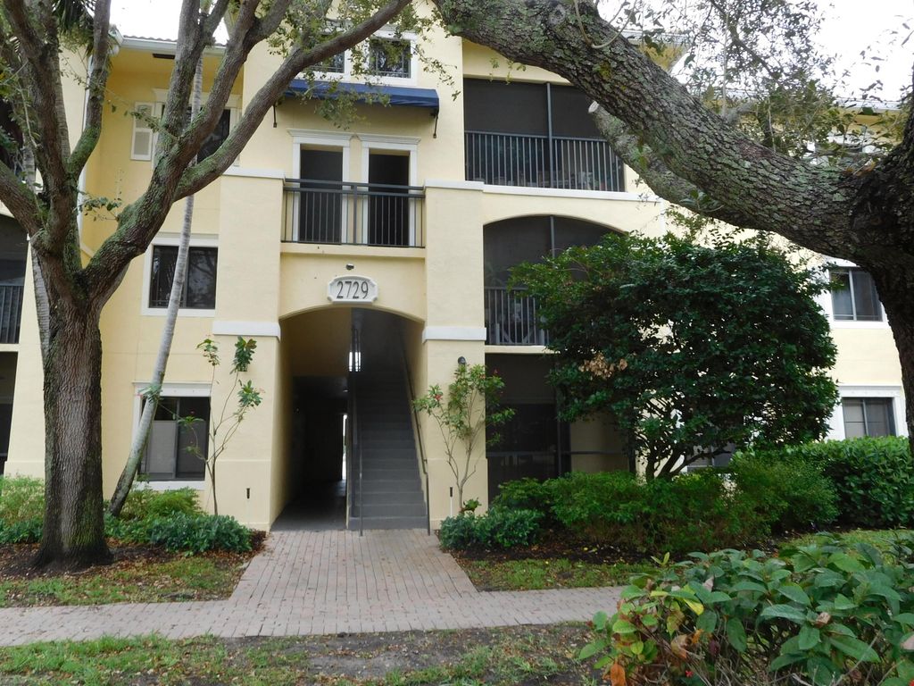 2729 Anzio Court 102, Palm Beach Gardens, FL 33410