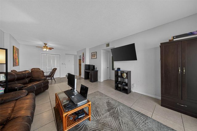 4400 Hillcrest Drive 704, Hollywood, FL 33021