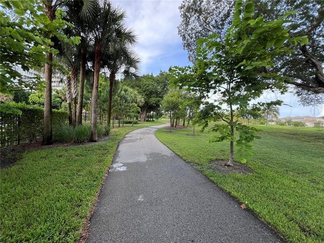 4400 Hillcrest Drive 704, Hollywood, FL 33021