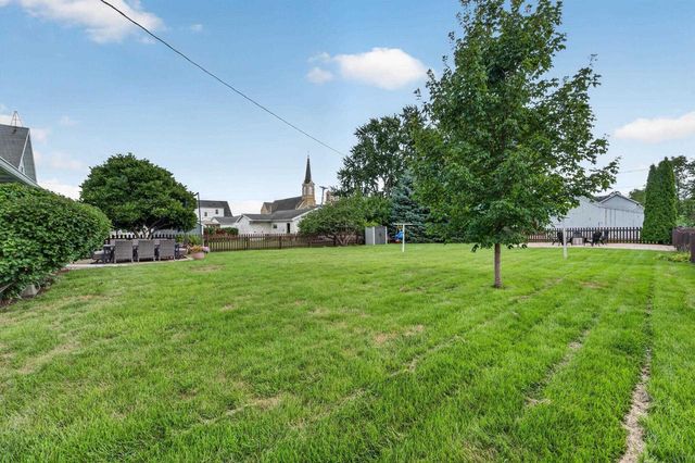 106 W 2nd Street, Waunakee, WI 53597